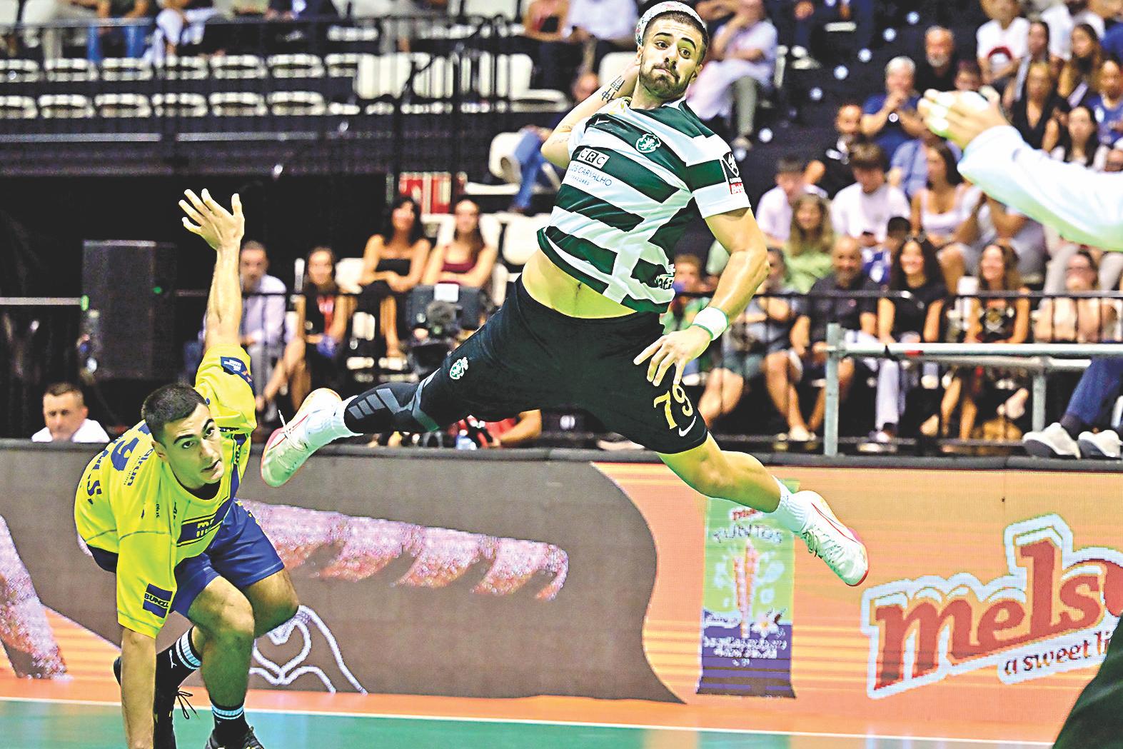 Martim Costa regressou à competição após lesão e foi uma das figuras da meia-final com o  Irudek Bidasoa Irun      FPANDEBOL/JLRECIO