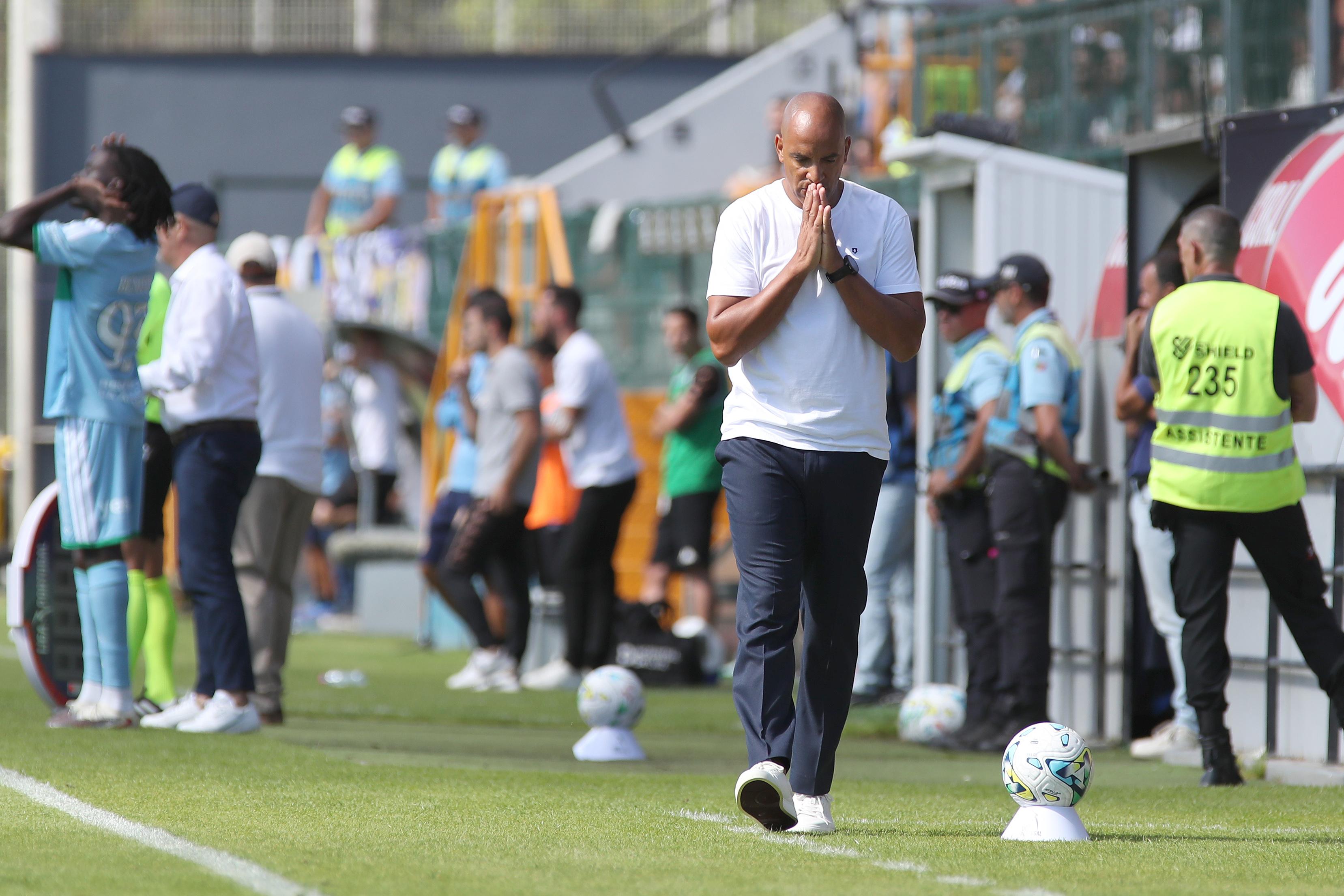 Pepa dá a receita para que o Estrela da Amadora possa vencer o Famalicão, na 5.ª jornada da Liga — Foto: Homem de Gouveia/LUSA