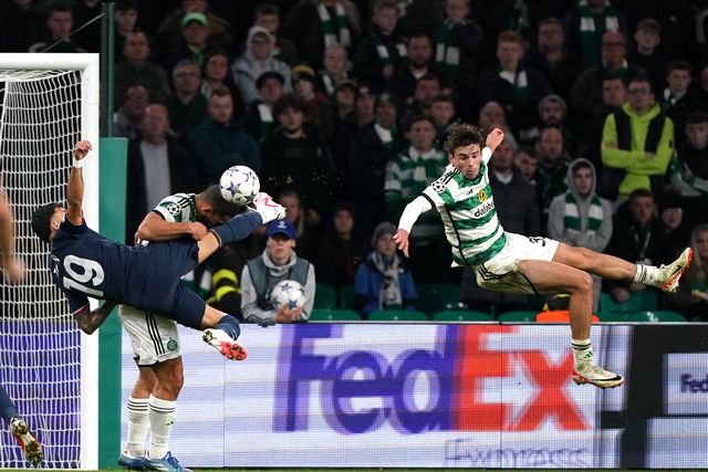 Lazio vence Celtic de inspiração asiática em Glasgow