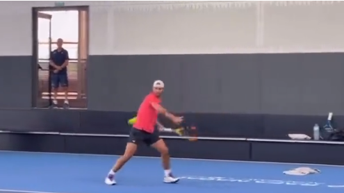 Nadal regressa aos treinos e deixa fãs a suspirar (vídeo)