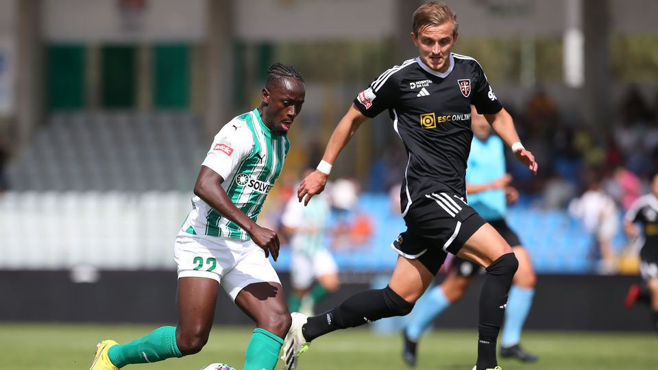 Rio Ave: Emmanuel Boateng no relvado... mas longe do SC Braga