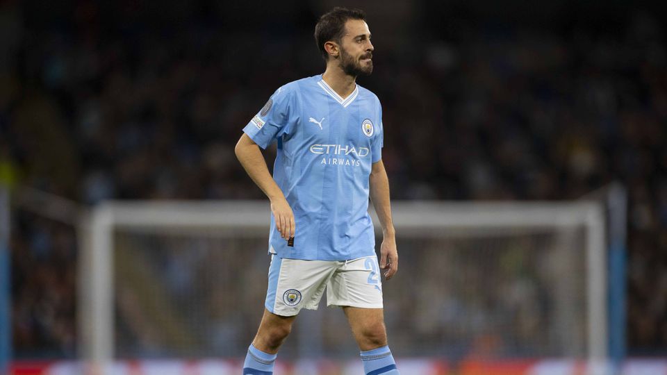 Bernardo Silva regressa de lesão e é titular no Manchester City