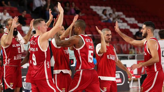 Basquetebol: Benfica arrasa V. Guimarães na estreia no campeonato