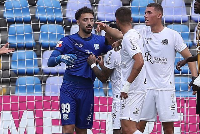 Liga 2: leão de Faro continua feroz longe do Algarve