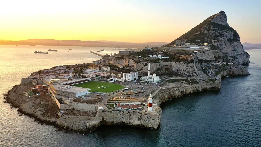 UEFA dita lei! Gibraltar em festa