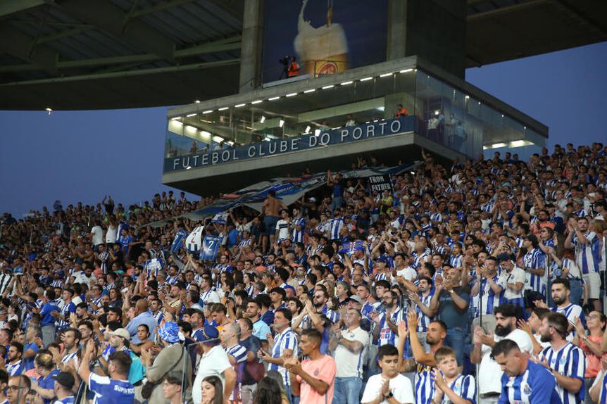Adeptos do FC Porto no Estádio do Dragão - Foto: Catarina Morais/KAPTA +