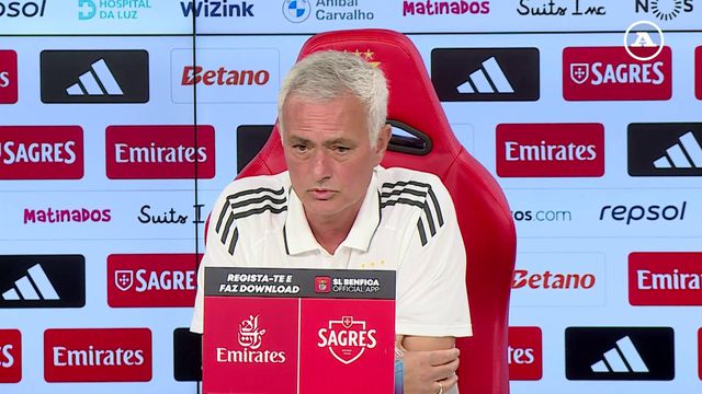 Mourinho desfaz-se a elogios a figura do FC Porto