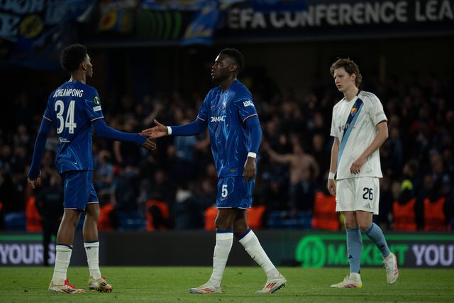 Chelsea tem quatro defesas-centrais de fora contra o Liverpool