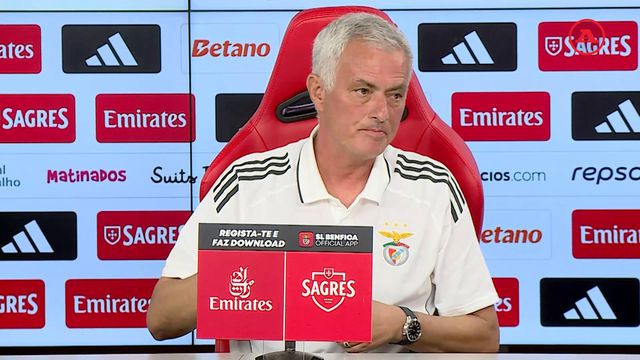 Mourinho: «Os jogadores merecem alegria e não estão a conseguir»