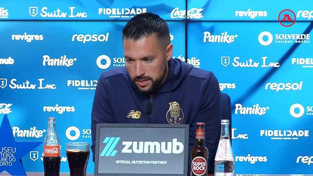 Farioli e o onze do Benfica: «Tiveram semana quase limpa para preparar o jogo»