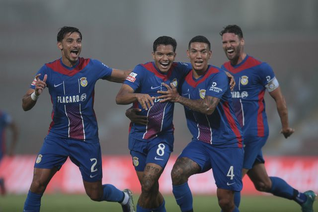 Alex Amorim, camisola 8, marcou um golaço na Vila das Aves - Foto: Manuel Fernando Araújo/Lusa