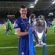 César Azpilicueta com o troféu da Champions no Dragão, ao serviço do Chelsea - Foto: Imago