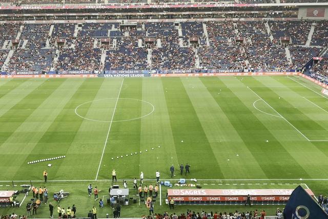 Diogo Costa homenageado no Dragão