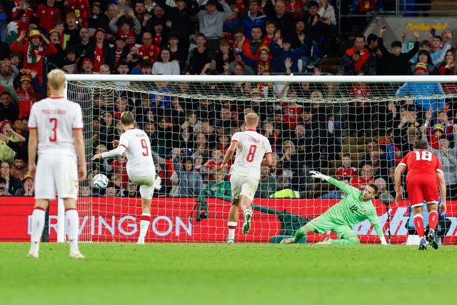 Hojlund marcou de penálti o golo que deixa a Dinamarca bem posicionada na luta pelo apuramento para os quartos de final da Liga das Nações - FOTO: Imago