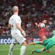O desvio de Gonçalo Ramos para o 2-1 final (CATARINA MORAIS/KAPTA+)
