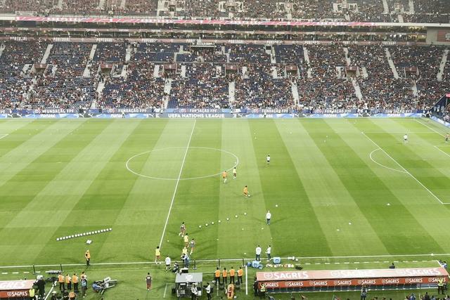 Jogadores de Portugal entram para aquecimento