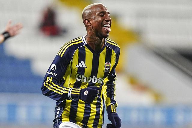 Talisca teve de deixar o Fenerbahçe por causa do limite de estrangeiros - Foto: IMAGO