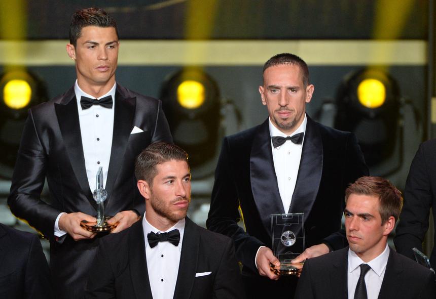 Cristiano Ronaldo e Franck Ribéry na cerimónia da Bola de Ouro em 2013 (Foto: IMAGO)