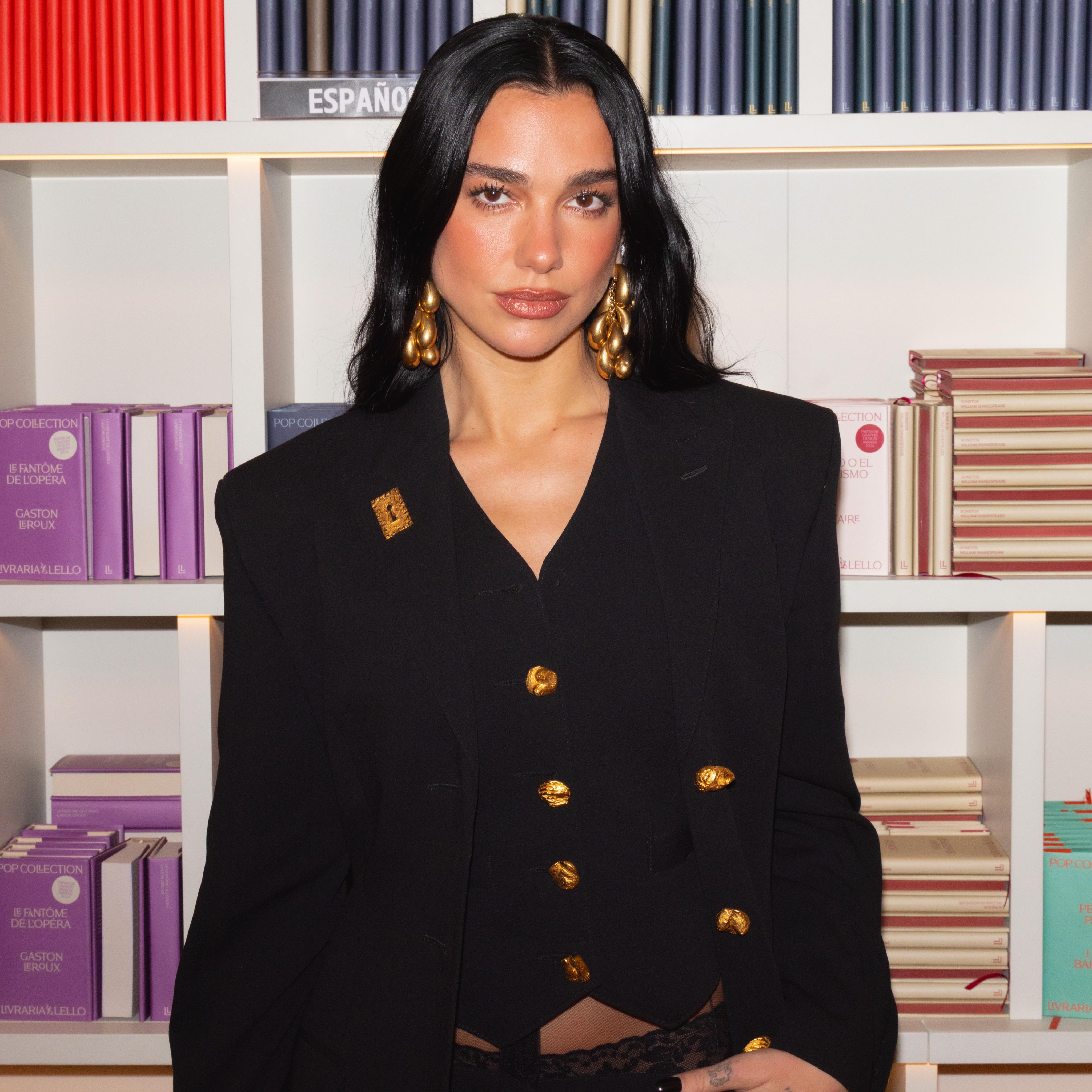 Dua Lipa na livraria Lello, no Porto, para inaugurar projeto literário Manifesto Library - foto/Instagram