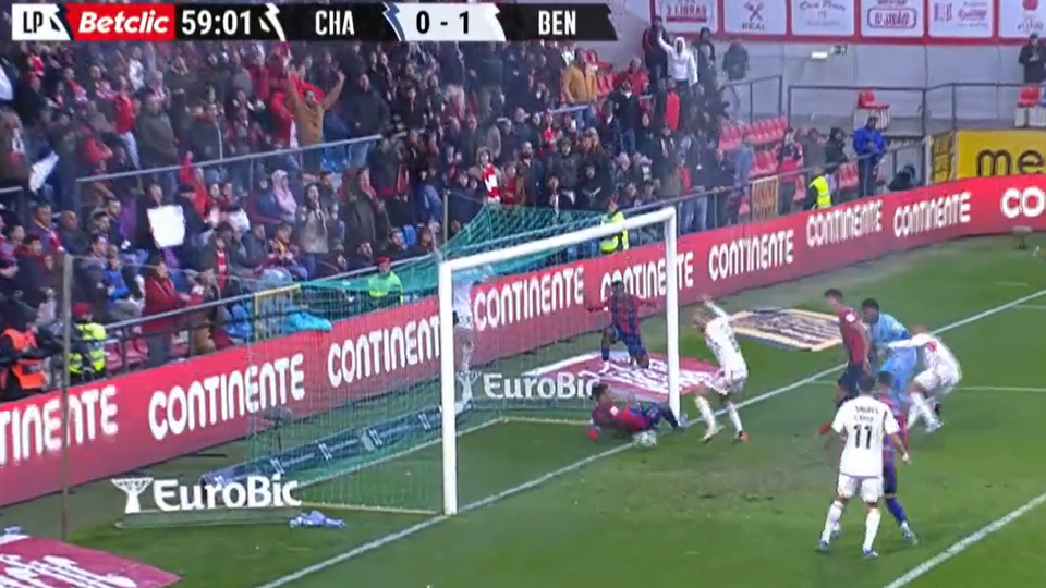 O golo do Benfica em Chaves (vídeo)