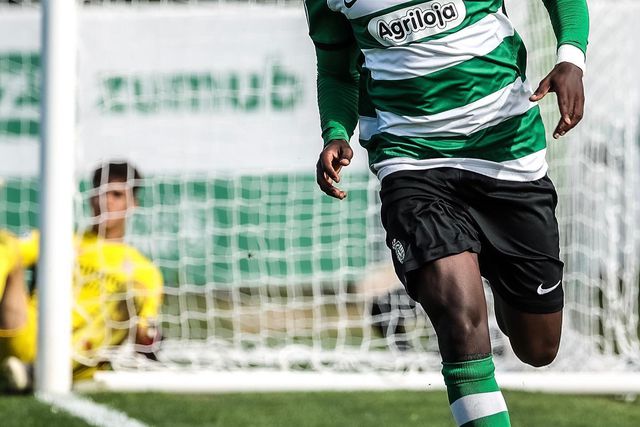 Geovany Quenda começa a fazer de Geny Catamo