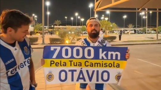 Dois adeptos do FC Porto fizeram 7 mil quilómetros para pedir camisola a Otávio