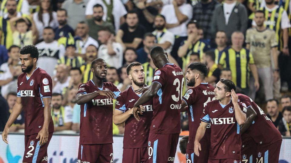 Trabzonspor provoca ao Fenerbahçe a primeira derrota da época