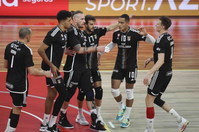 Voleibol: Benfica derrota Fonte do Bastardo e mantém pleno de vitórias
