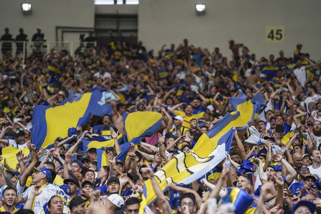 Sem televisões, adeptos do Boca festejam golo... do Fluminense (vídeo)