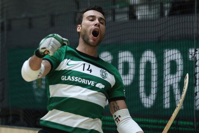 Sporting goleia Murches e assume liderança provisória no campeonato