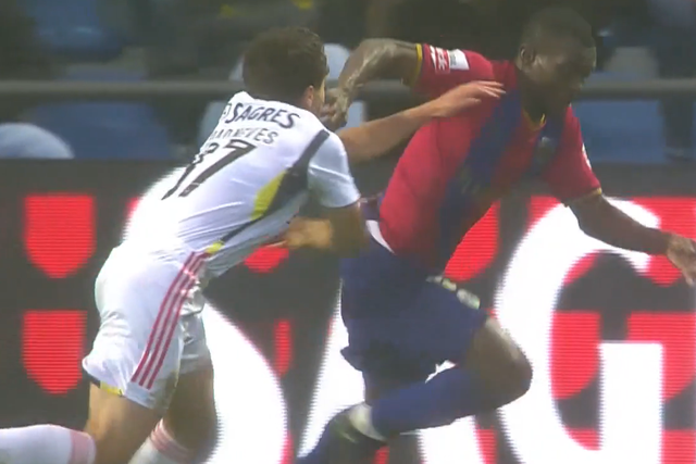 O penálti e o golo de João Mário (vídeo)