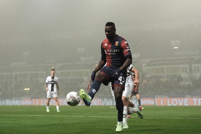 Balotelli igual a si próprio na estreia vitoriosa no Génova