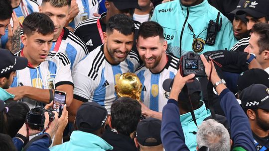 Aguero: «Se Messi quiser… vai jogar o Mundial 2026»