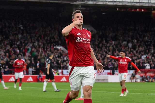 Atenção, FC Porto: goleador do Nottingham Forest prepara regresso