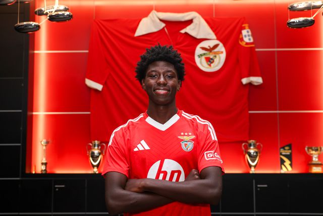 Benfica segura jovem goleador