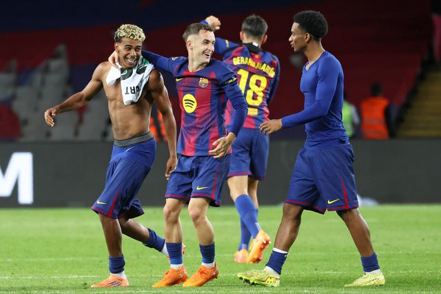 Lamine Yamal, Marc Casadó e Alejandro Baldé