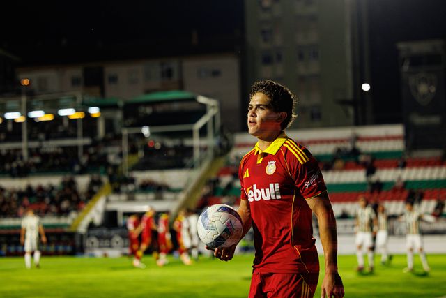 Brandon Aguilera leva 10 jogos na temporada