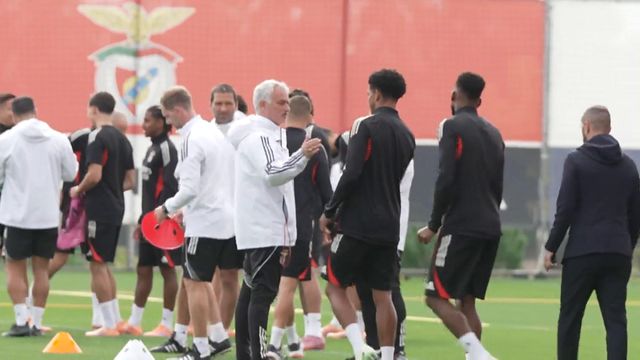 Dedic a cem por cento: treino do Benfica antes do Bayer Leverkusen