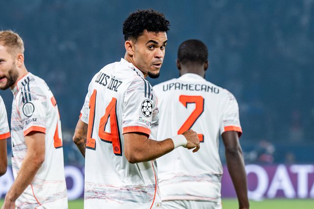 João Neves bem tentou, mas o Bayern venceu jogo caótico em Paris