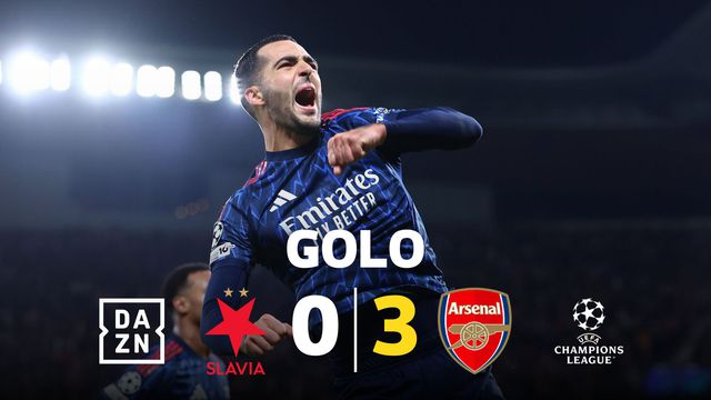 Guarda-redes fica a ‘apanhar bonés’ e Merino marca… de costas para a baliza