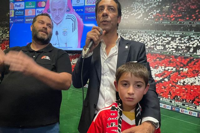 Rui Costa discursa na Casa do Benfica da Batalha — Foto: A BOLA