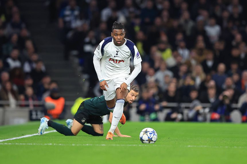 Destiny Udogie tem 22 anos - Foto: IMAGO