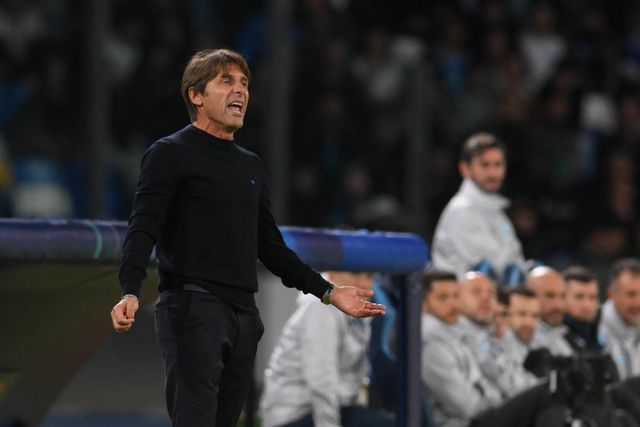 3 - Antonio Conte, treinador do Nápoles - 1.19 mil milhões  em quatro clubes