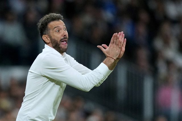 Direção do Valência mantém confiança no treinador