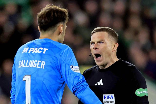 John Beaton em jogo da liga escocesa