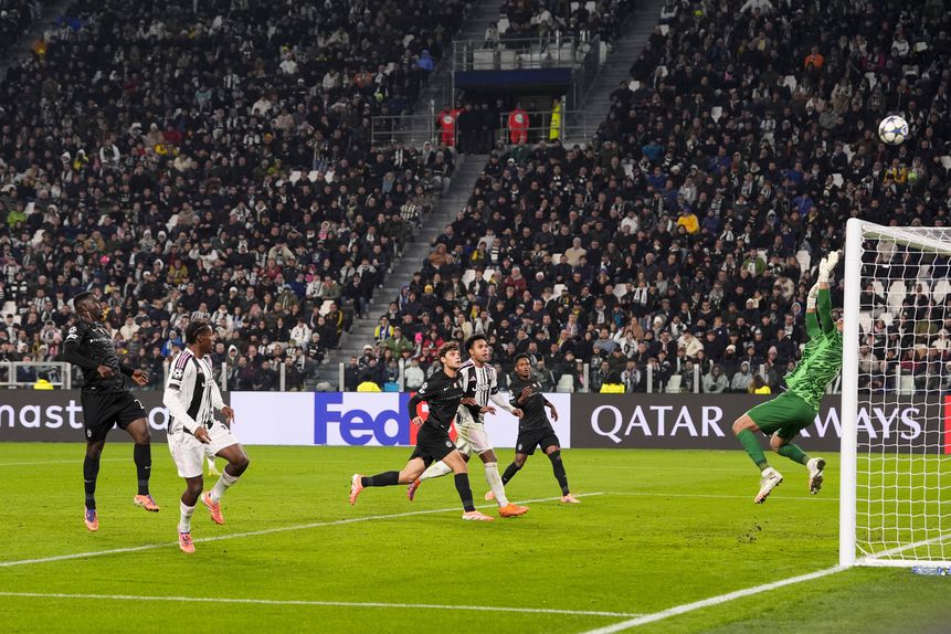 A última das grandes intervenções de Rui Silva, aos 90+2. Foto IMAGO