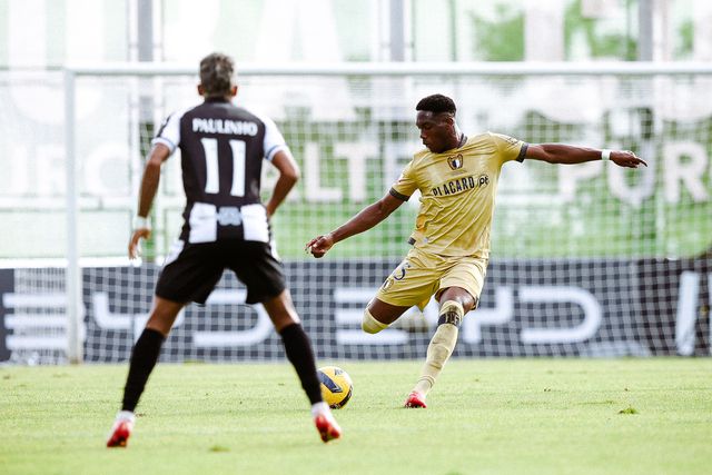 Gigante africano é mais uma das várias apostas ganhas pelos minhotos - Foto: Famalicão