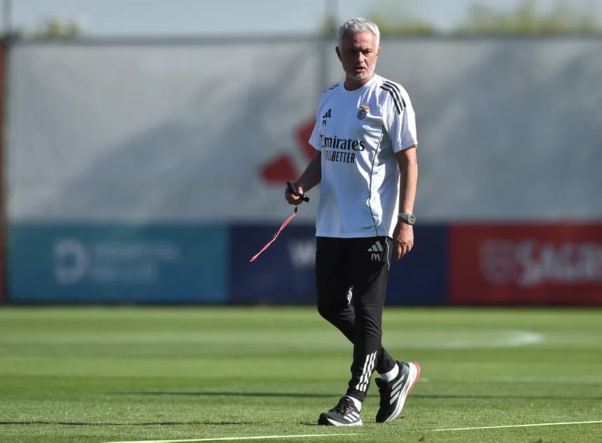 Maratona televisiva de futebol! Ataque cardíaco à vista