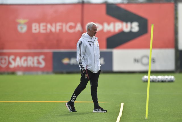 José Mourinho no treino do Benfica - Foto: Miguel Nunes
