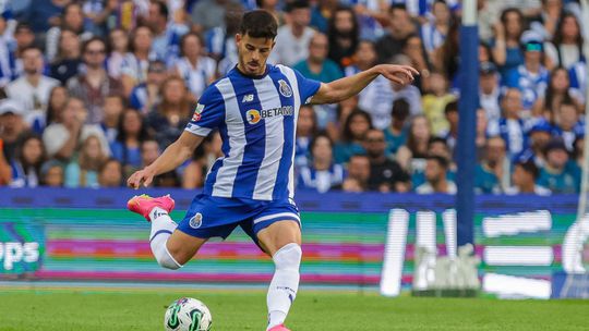 Zé Pedro do FC Porto B eleito defesa do mês da Liga 2